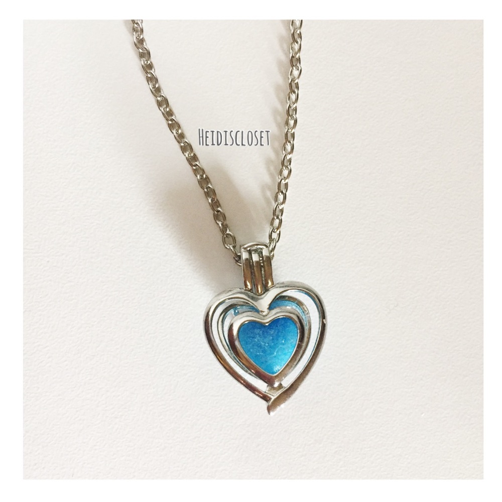 Heart Oil Locket Necklace. NEW!